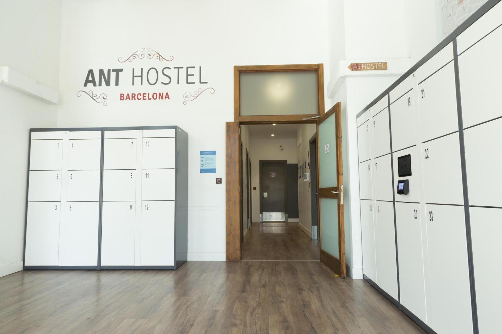 Ant Hostel Barcelona Exterior photo